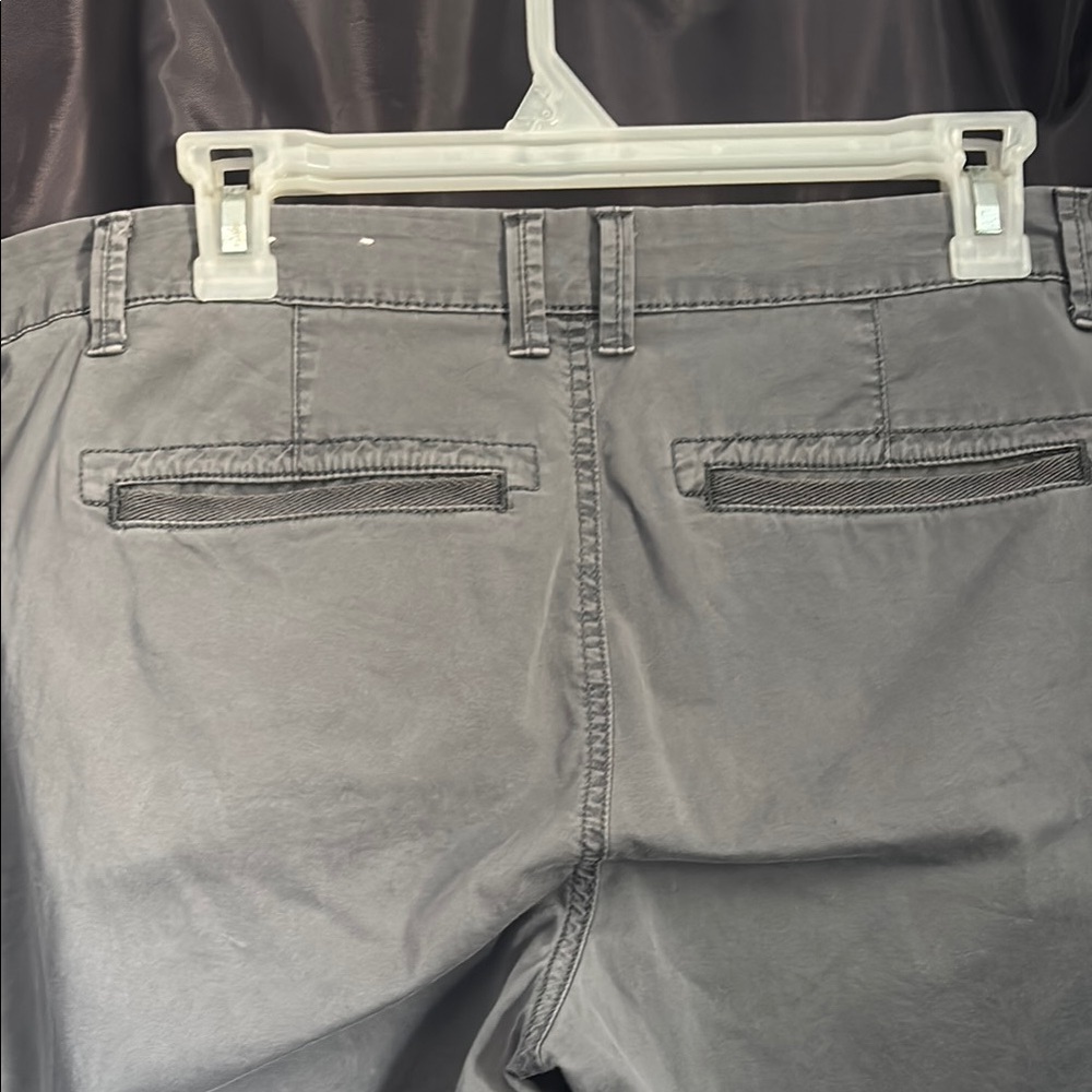 Woman’s Gray Capris - Picture 9 of 10